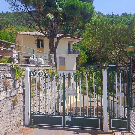 Forti Genova-Free Parking Castellaccio Apartment Kültér fotó